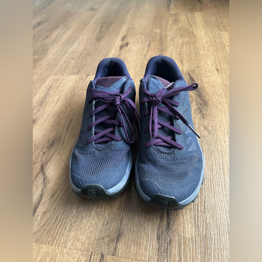 Salomon Outline Trail Running Shoe Womens 9 Blue Purple Hiking Lace Up Low